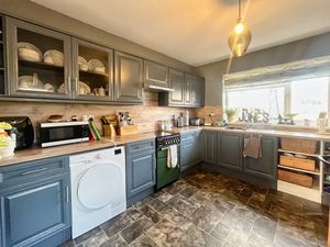 Photo 11- click for photo gallery